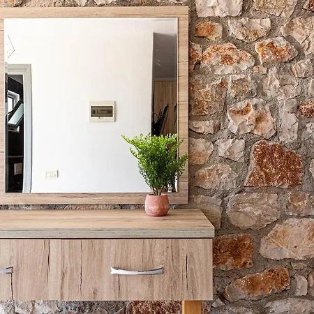 Appartement House Of Stones 1, Cozy W Parking *