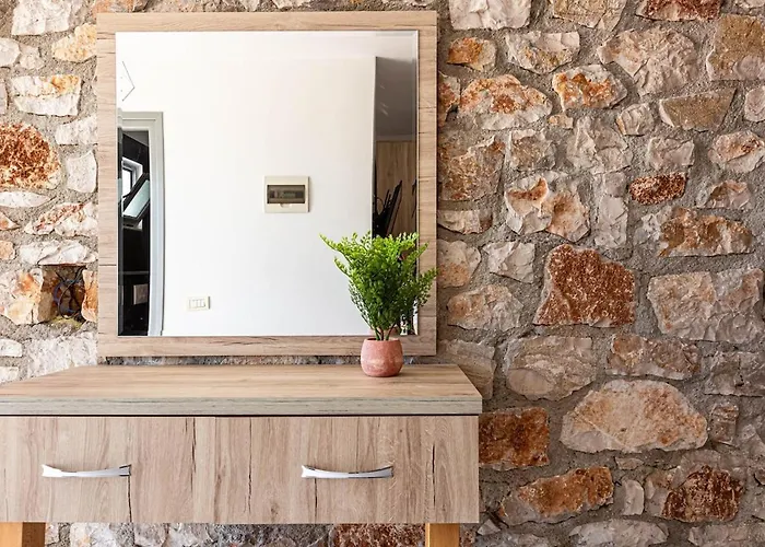 Appartement House Of Stones 1, Cozy W Parking *